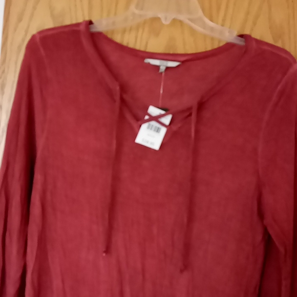 NWT BKE V-neck top - Picture 7 of 7